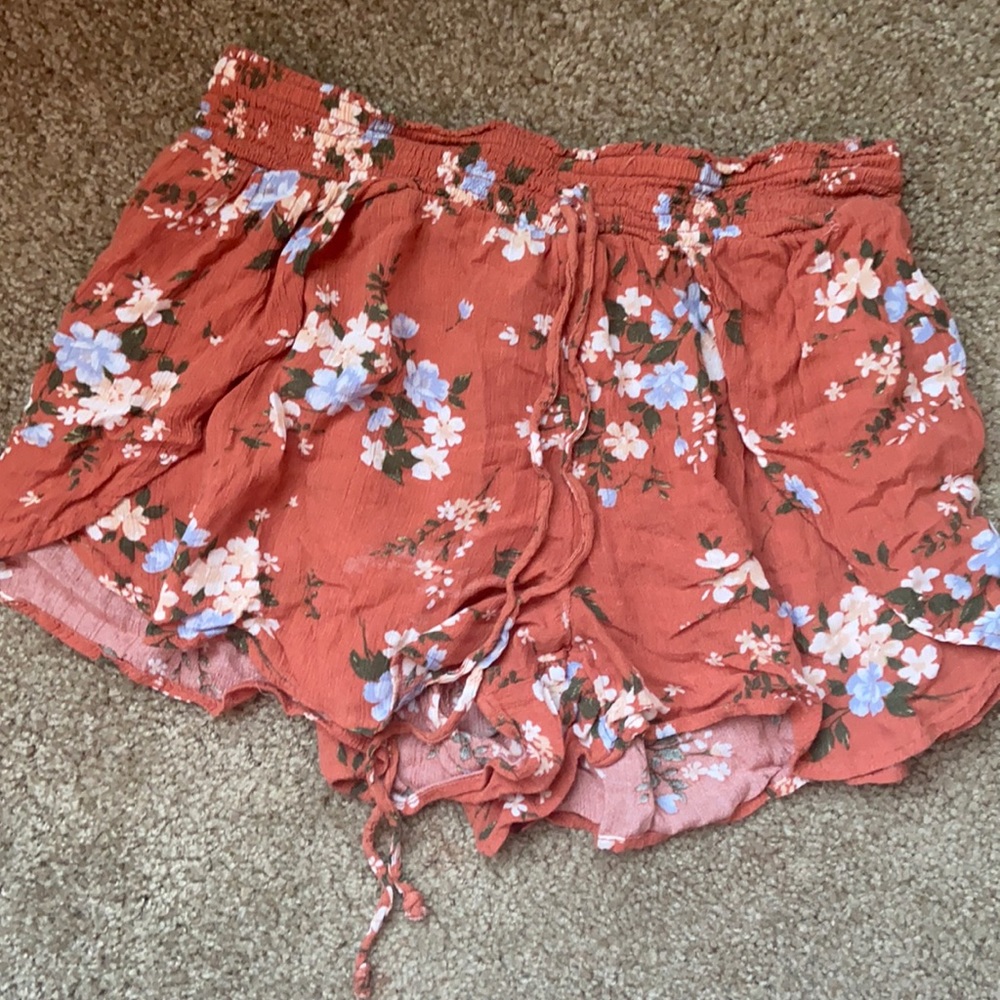 American Eagle flowy shorts